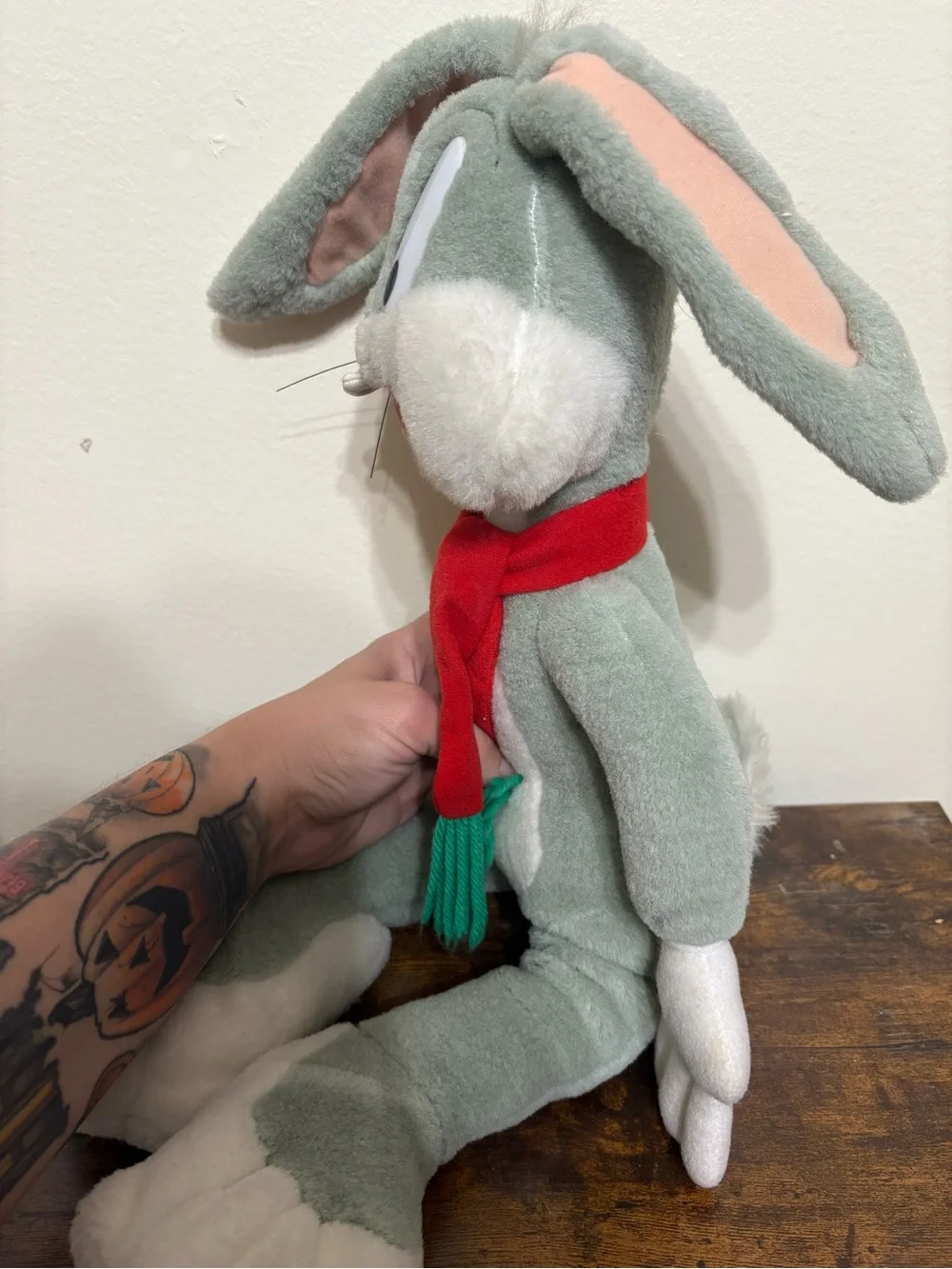 VTG 90s Bugs Bunny Looney Tunes 25in plush stuffed animal